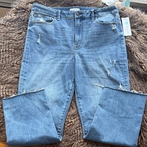 Studio Light Blue Distressed Ankle Jeans Some Stretch. Waist 32.